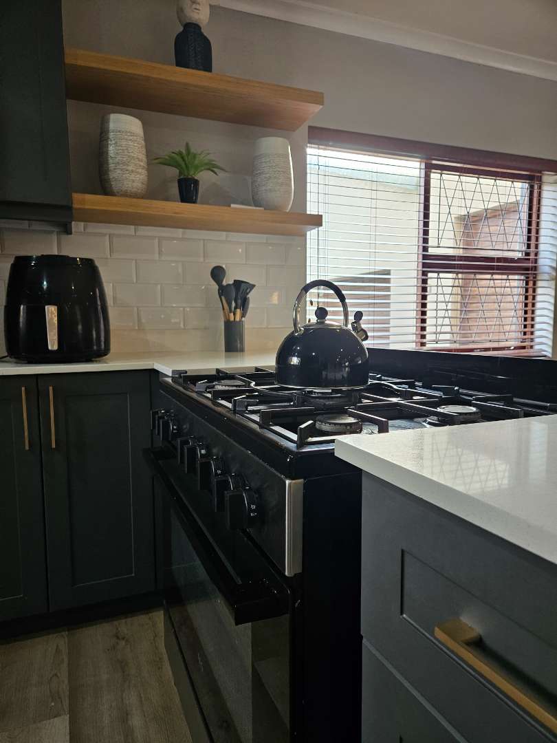 4 Bedroom Property for Sale in Kamma Heights Eastern Cape